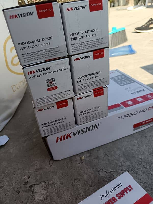 hikvision DVR 8 channel With power supply and 7 cameras 5