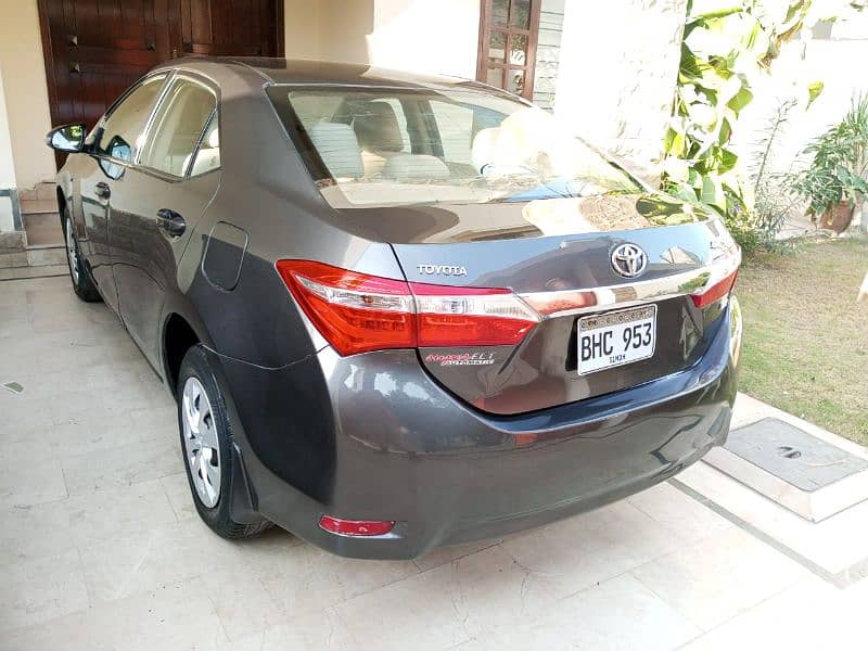 Toyota Corolla GLI 2016 Automatic Outclass Condition in DHA Karachi 5