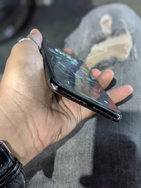 iPhone 11 Pro Max 256GB Dual PTA 1