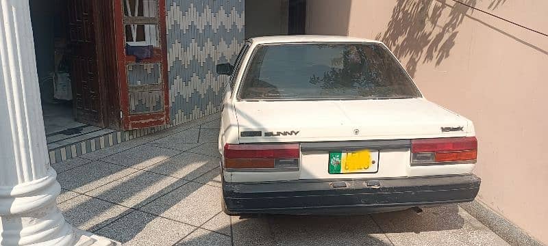 Nissan Sunny 1987 3