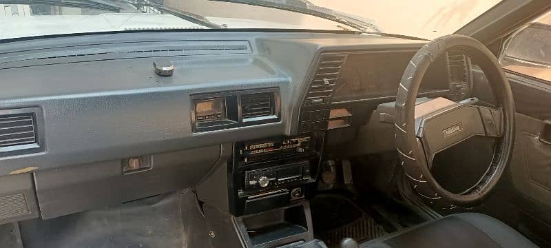 Nissan Sunny 1987 4