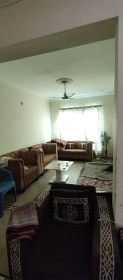 5 MARLA 2 BEDS DD TVL KITCHEN NEAT AND CLEAN NEAR UMT