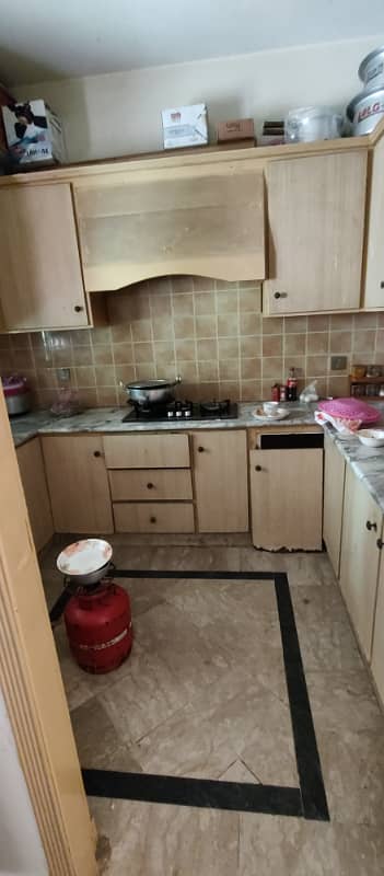 5 MARLA 2 BEDS DD TVL KITCHEN NEAT AND CLEAN NEAR UMT 2