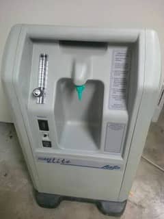 Oxygen Concentrator Machine / OXYGEN CONCENTRATOR  Airsip 10 liter