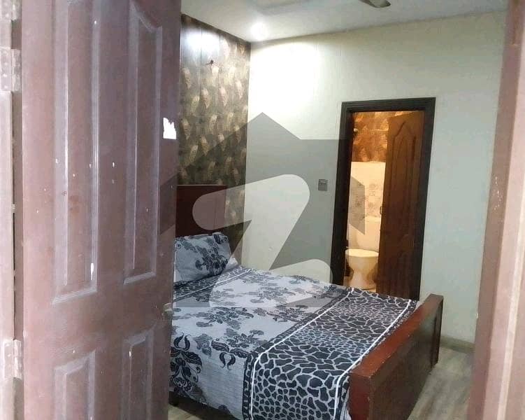 Johar Town Phase 2 - Block H3 Flat Sized 250 Square Feet For rent 3