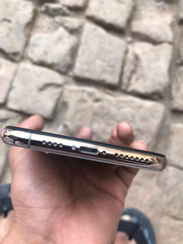 iPhone XS Max 6