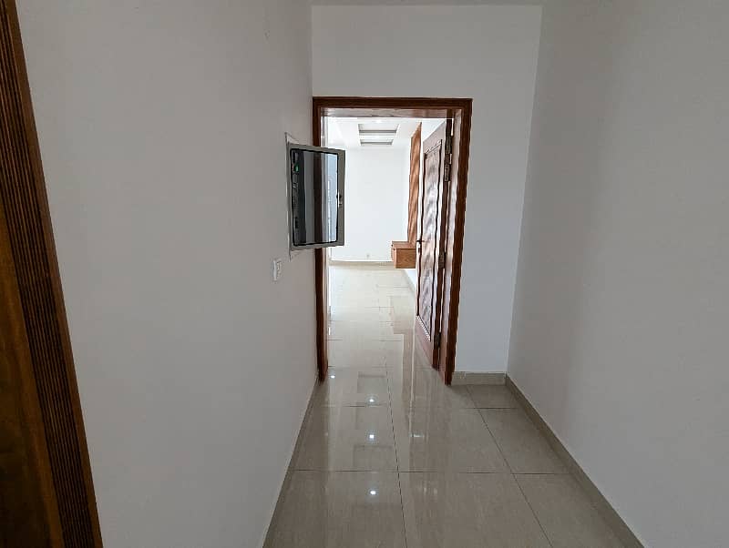 Brand New House With Basement For Sale 40