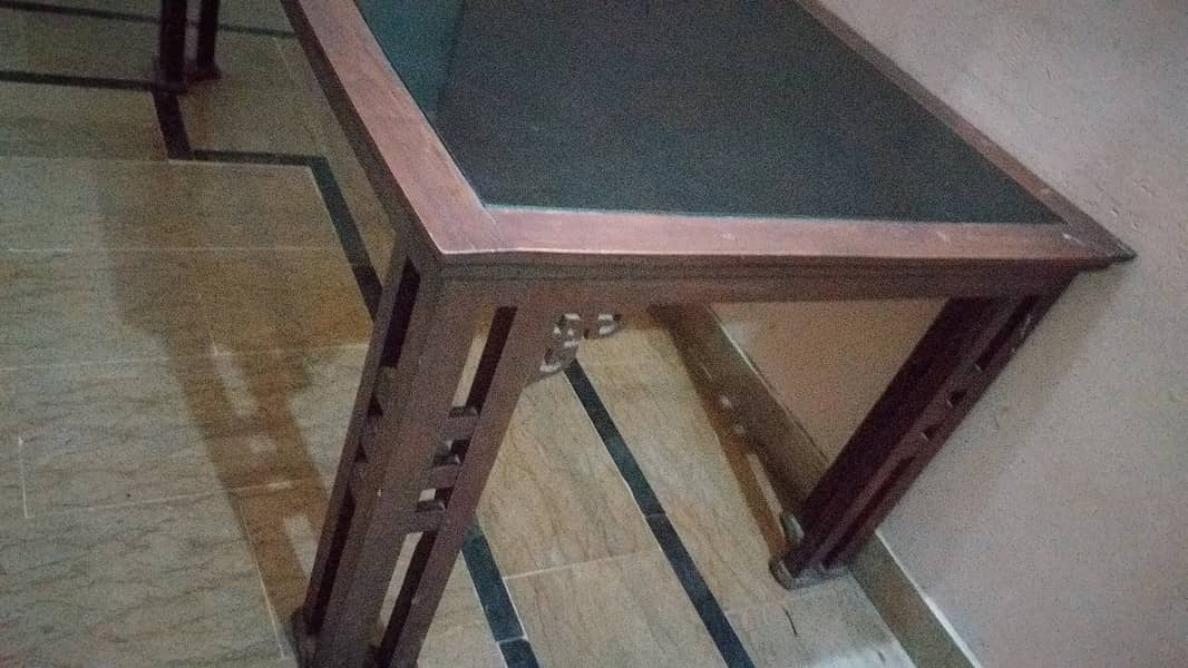 good quality wood and glass table 0