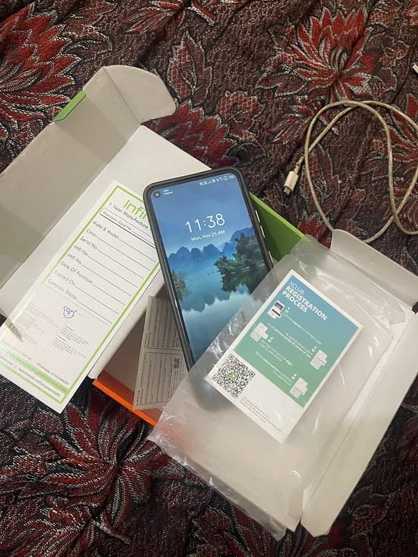 Infinix hot 10  6/128 GB 1