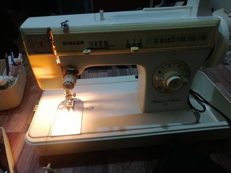 Singer Sewing/Embriodery Machine For Sale 6