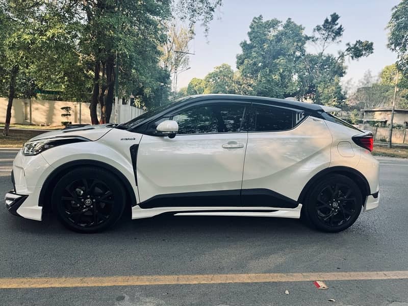 Toyota C-HR G LED 2024 Fresh Import 2