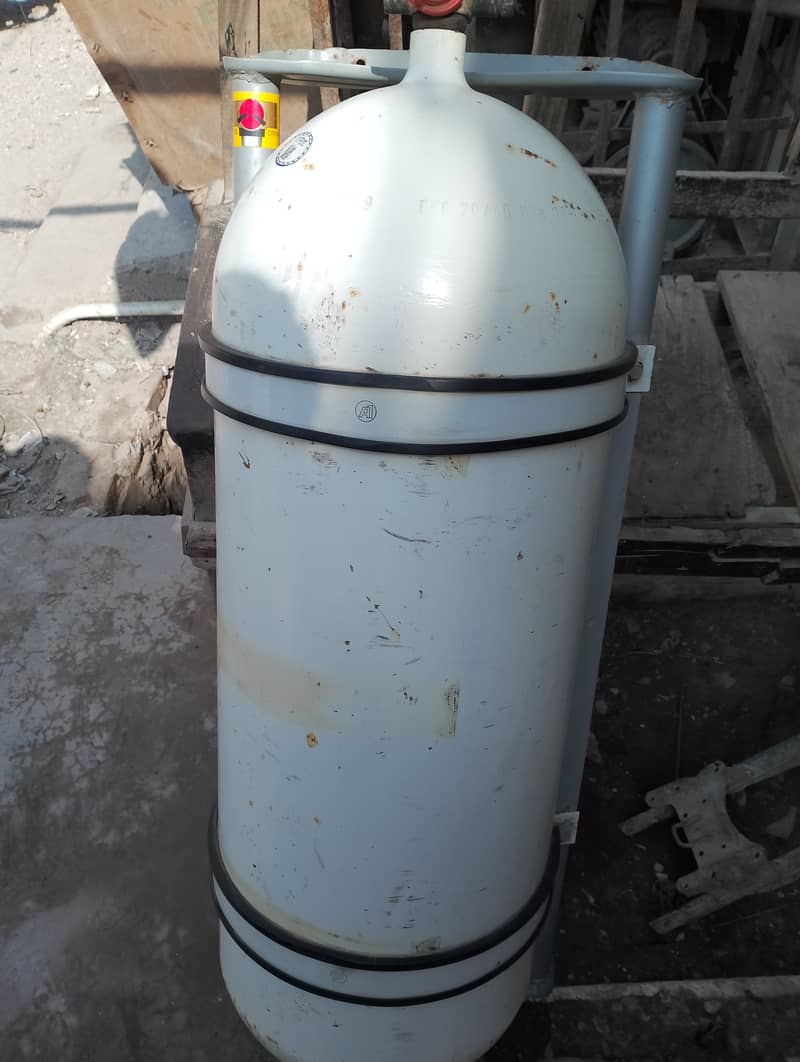 CNG Cylinder + stand+small kit complete set Suzuki Cultus 0