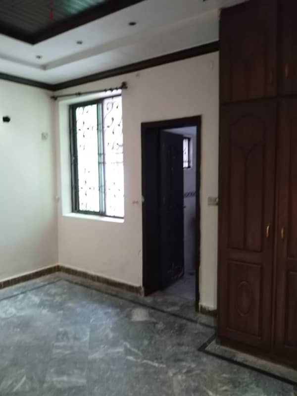 10 marla 1st floor for rent allama iqbal town lahore 8