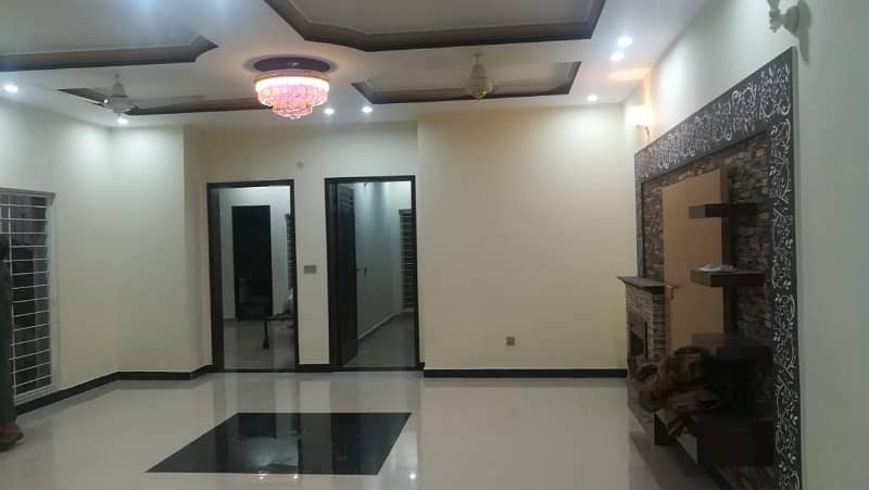 10 marla 1st floor for rent allama iqbal town lahore 10