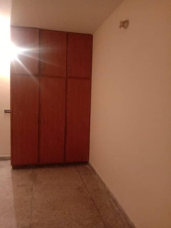 10 marla 1st floor for rent allama iqbal town lahore 16