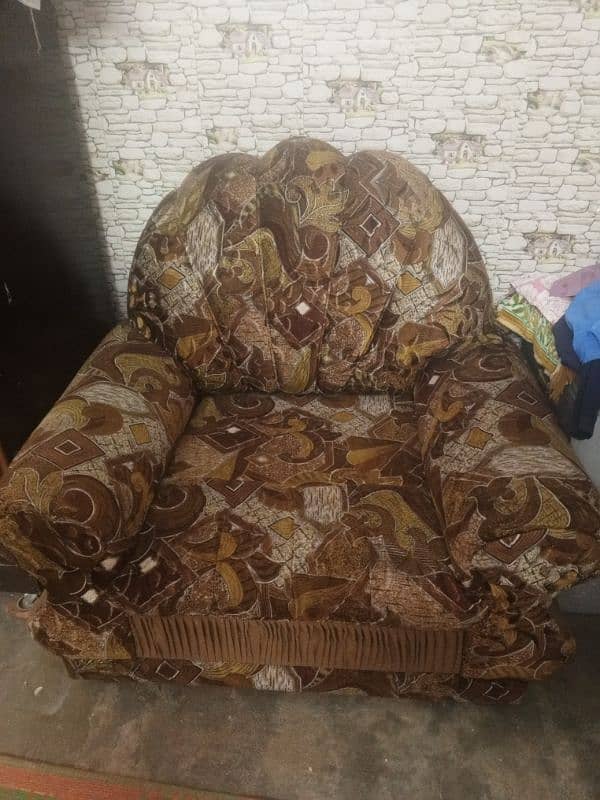 7 Seater sofa 8/10 Condition 0