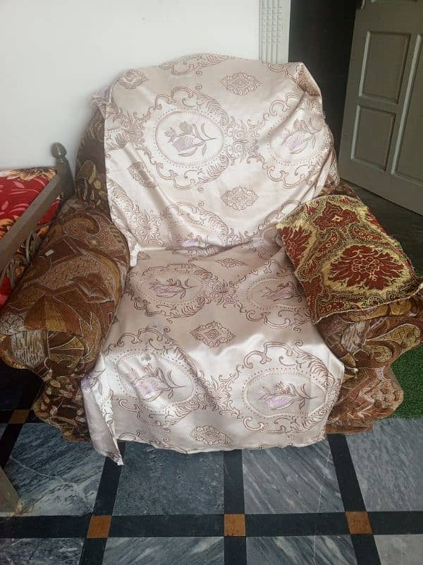 7 Seater sofa 8/10 Condition 1