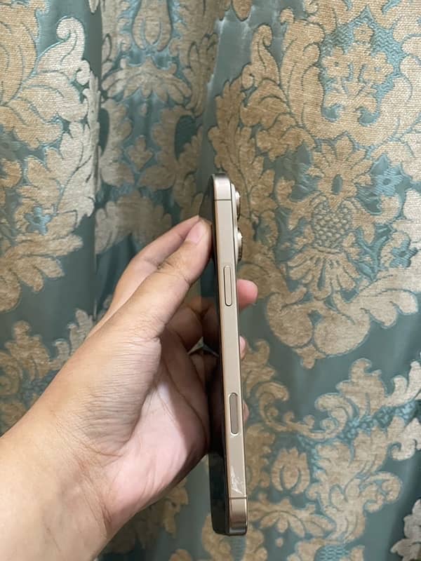 Iphone 16 pro max pta Approved 256 gb 10