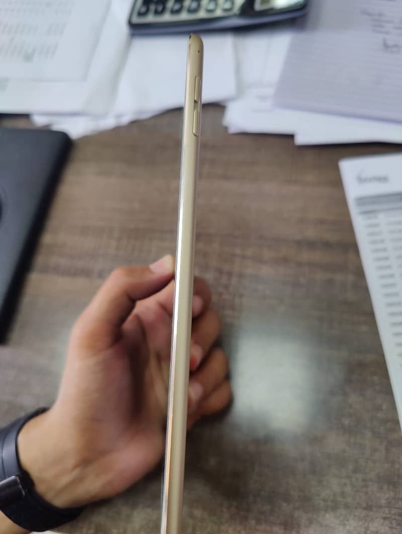 APPLE IPAD MINI 4 1