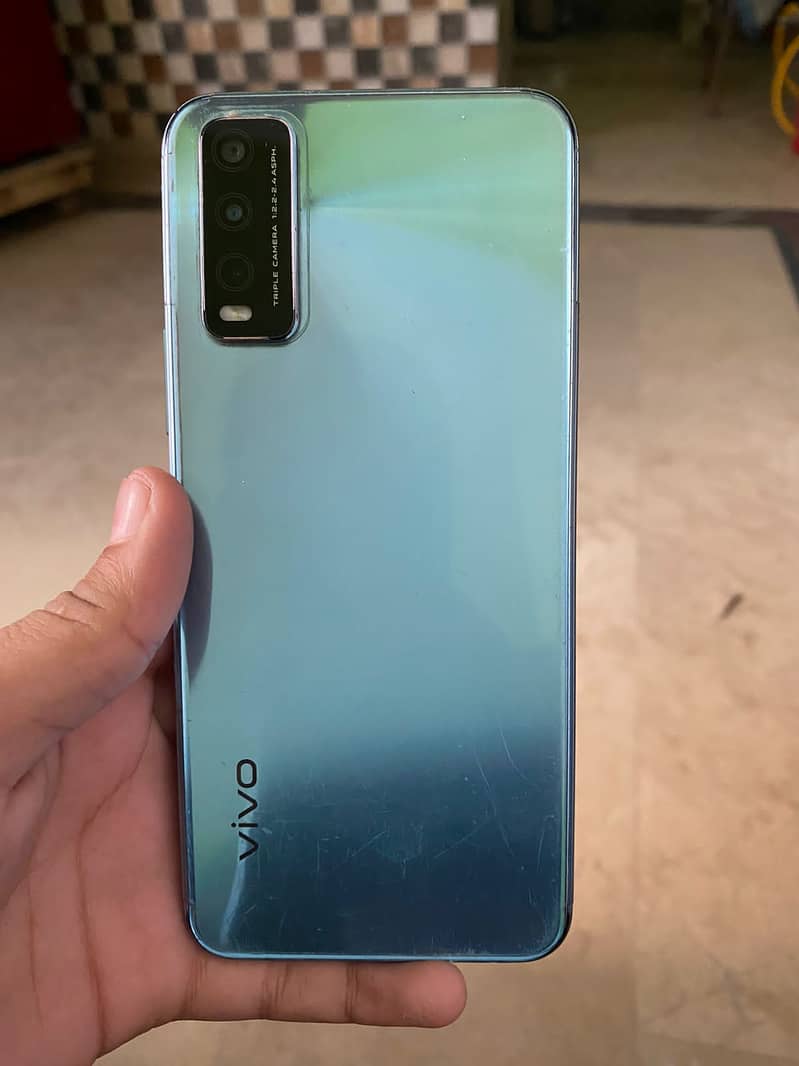 Vivo y20s 4