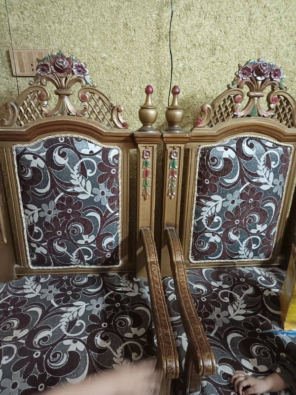 chinyoti furniture,bed set,room chair,deewan chair,dressing tabel. 1