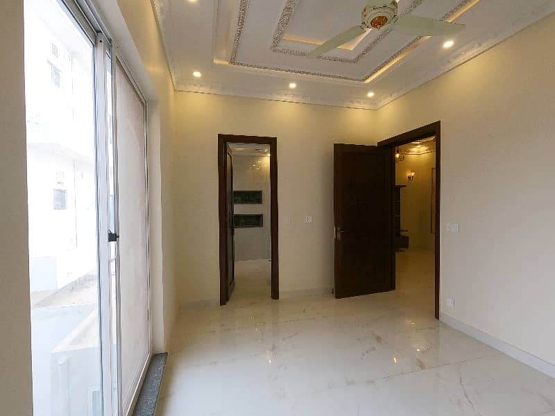 Buying A Facing Park House In Central Park - Block A1 Lahore? 20