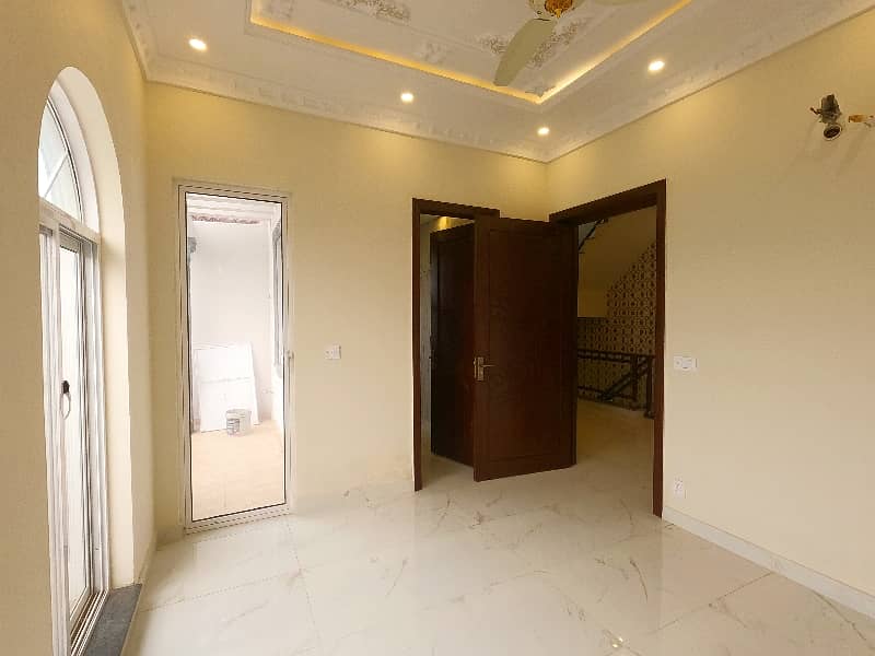 Buying A Facing Park House In Central Park - Block A1 Lahore? 24