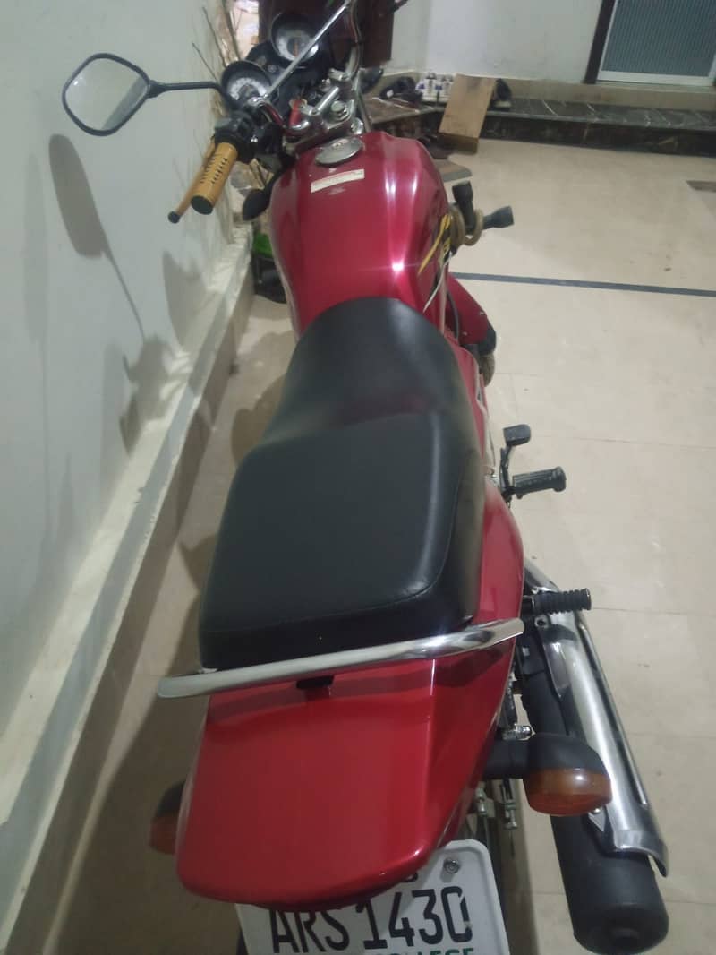 Yamaha YB 125Z 2023 3