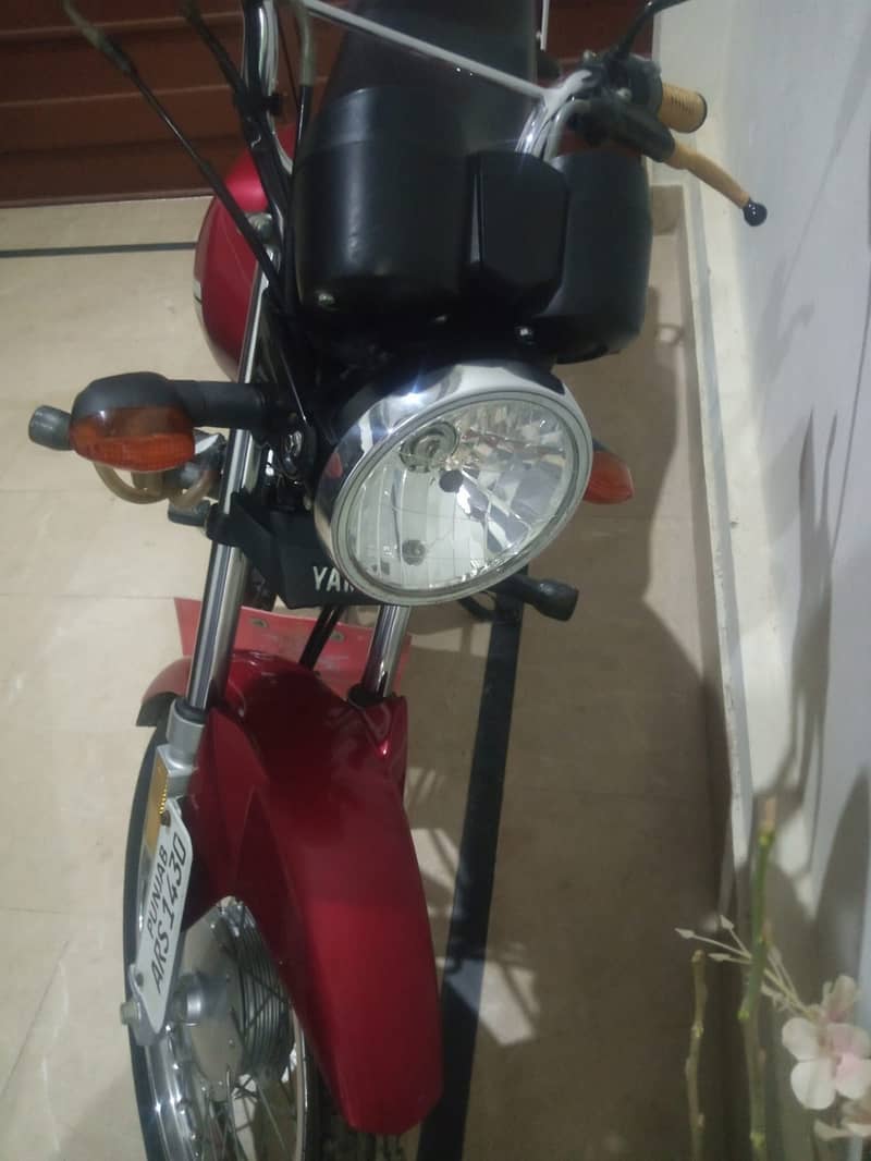 Yamaha YB 125Z 2023 4