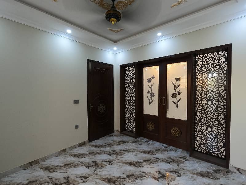 Book A Prime Location House Of 10 Marla In Central Park - Block F Lahore 6