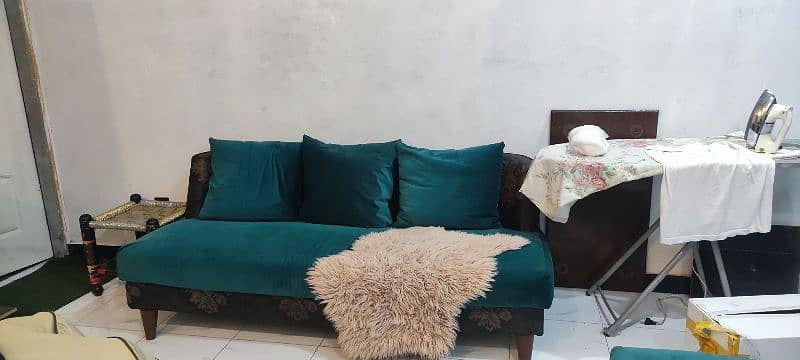 urgent sale sofa set in thrift price 0