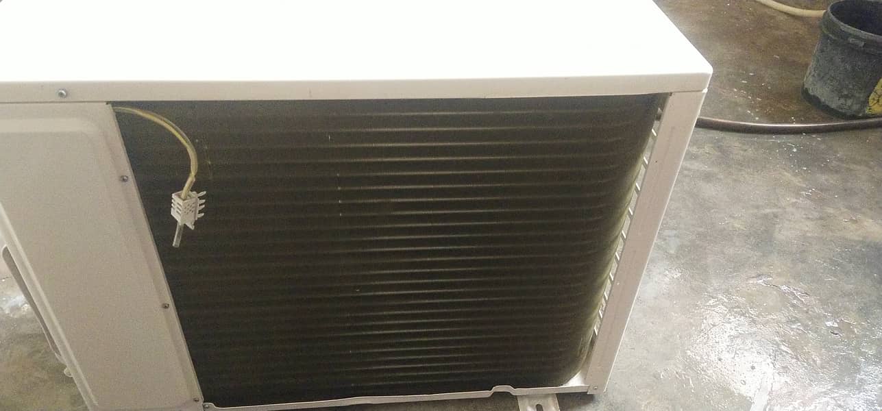 Haier 1.5 ton Inverter AC 4