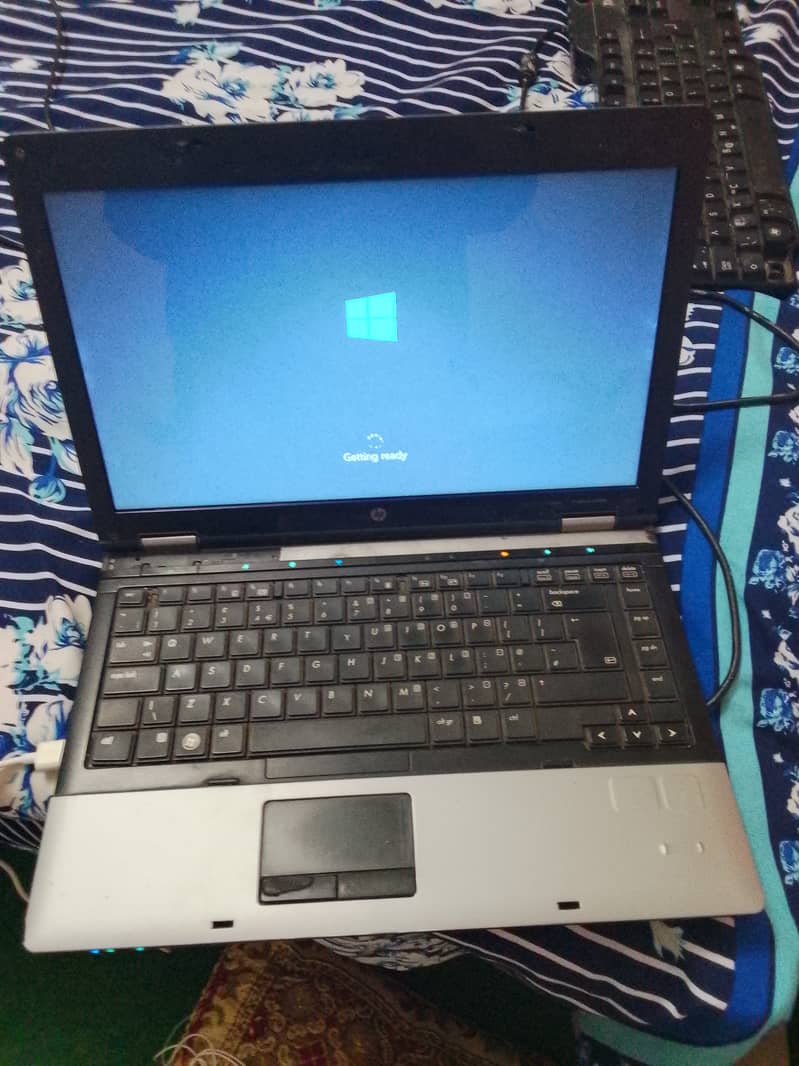 HP core i5 laptop o/3/7o/7/3/3/2/1/7/2 0