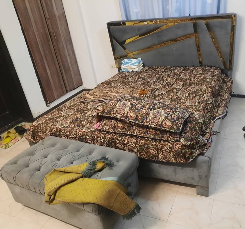 KING SIZE POSHISH BED WITH SETTHI BENCH 0