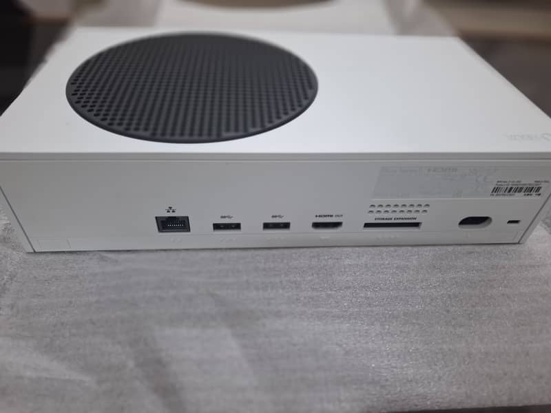 Xbox Series S (White) - 512 GB SSD 5