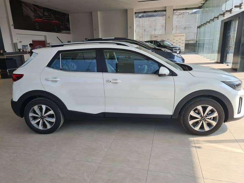 KIA STONIC 2024 2