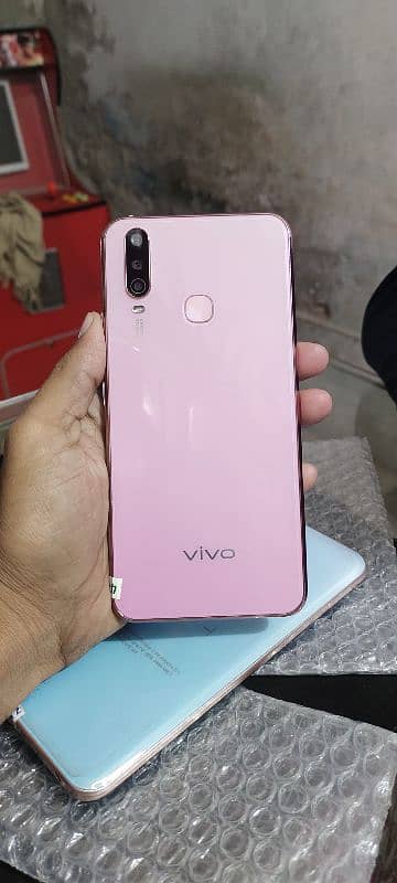 Oppo f15 8gb 128gb . vivo s1. poco x3. or b bhot se mobiles available h 1