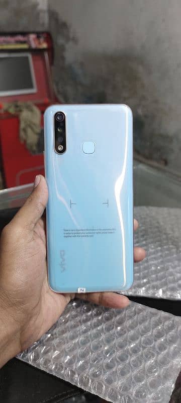 Oppo f15 8gb 128gb . vivo s1. poco x3. or b bhot se mobiles available h 2