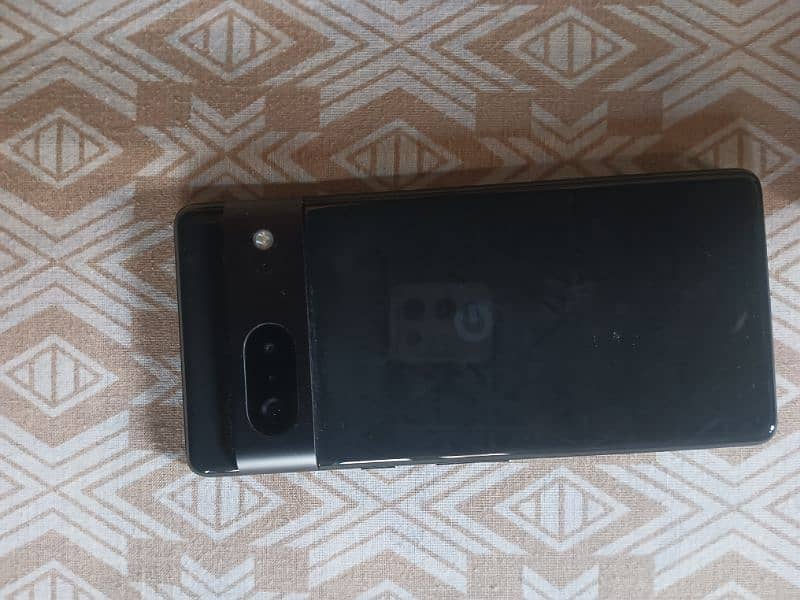 Google pixel 7 10/10 condition 2