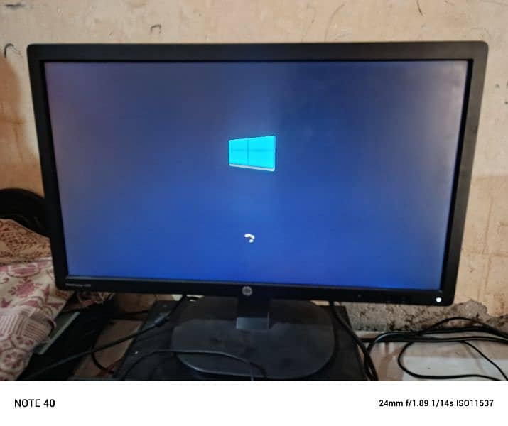 HP Elite display E231 2