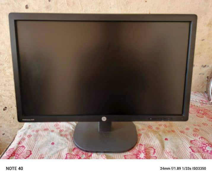 HP Elite display E231 4