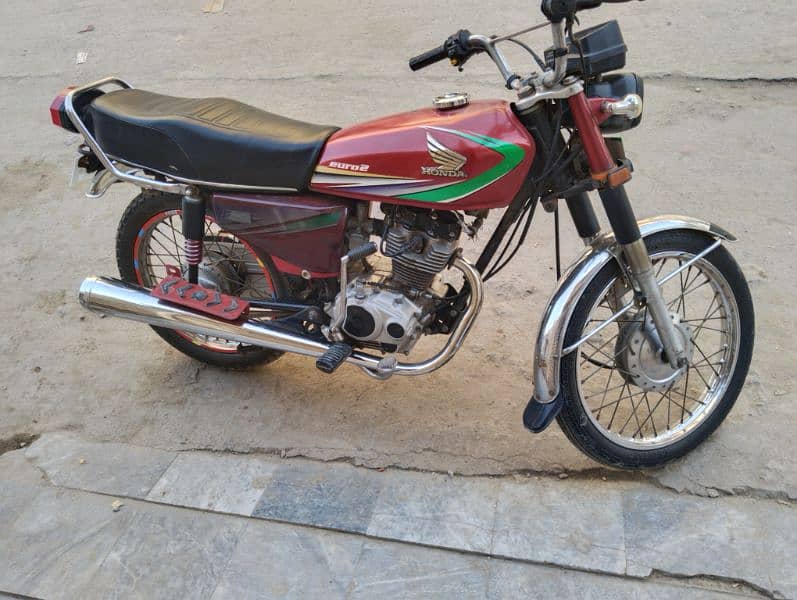 Honda 125 All ok koi b kam nhi hony Wala total janman ha bike 11