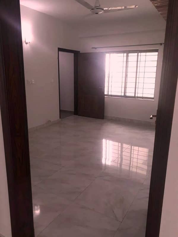 10 Marla 3 Beds Brand New Flat For Sale 21