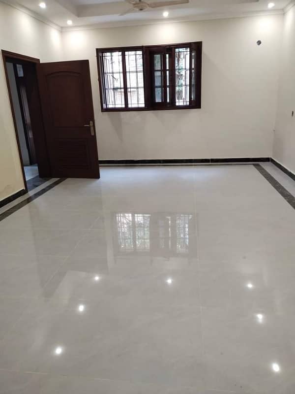 Ideal House In Gulberg Available For Rs. 900000 1