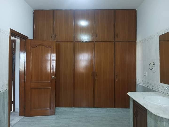 In Gulberg House For rent Sized 1 Kanal 2