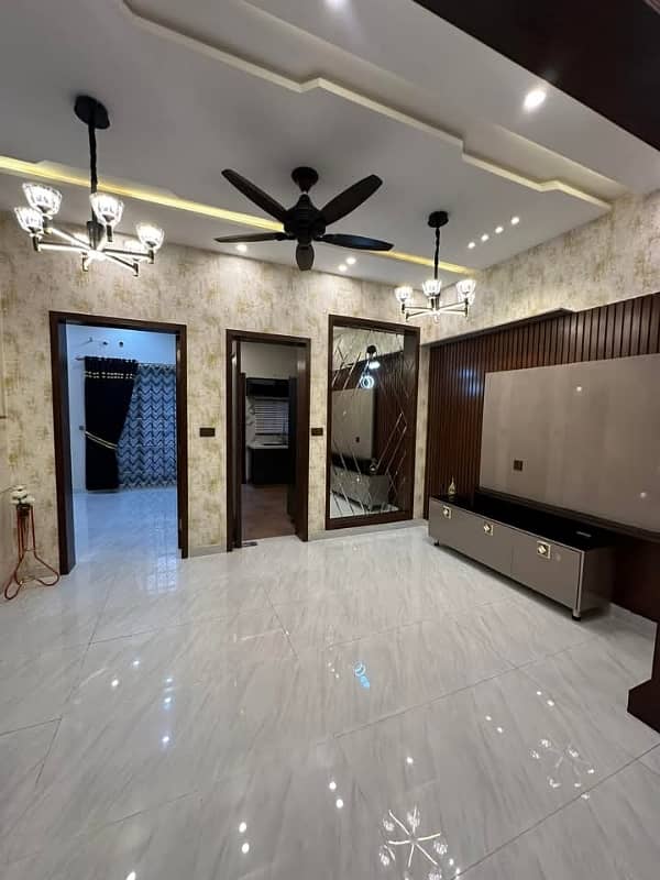 Brand new portion available for rent in gulshan iqbal 3 bed dd 1st floor 2