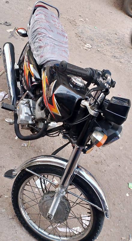 "GENUINE" Honda CG-125cc (2021) in Excellent Condition. . . . . 03030255582 4