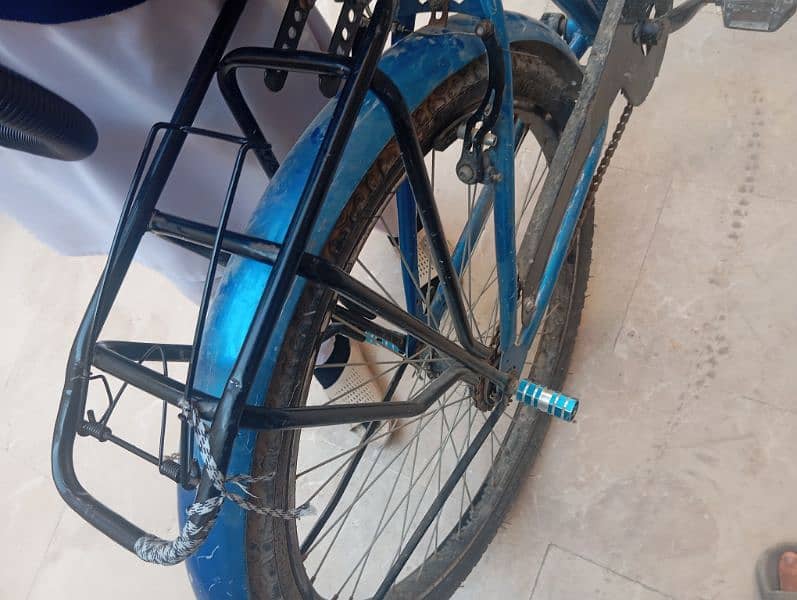 very best cycle in blue colour  only in 22000 3