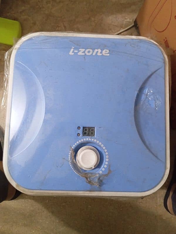 izone 15 ltr only 1 month use 0