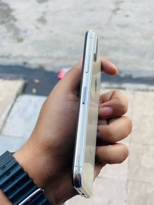 iPhone XS 7